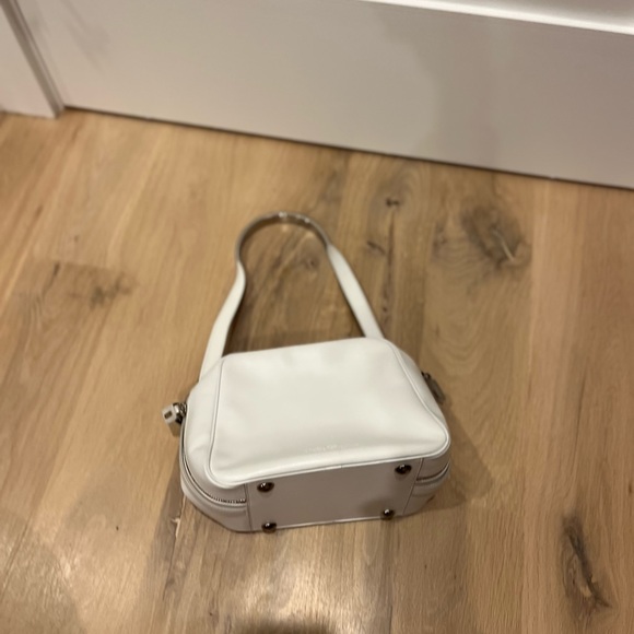 Authentic SALVATORE FERRAGAMO Camera Bag - Picture 9 of 11
